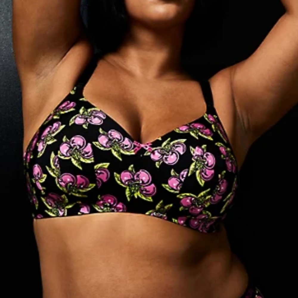 🆕40DD BETSEY JOHNSON / TORRID CHERRY 360° BACK SMOOTHING BRA
